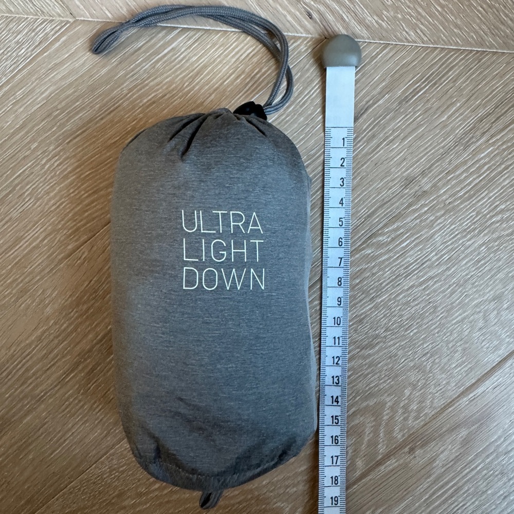 Uniqlo packable ultra light down grey XS